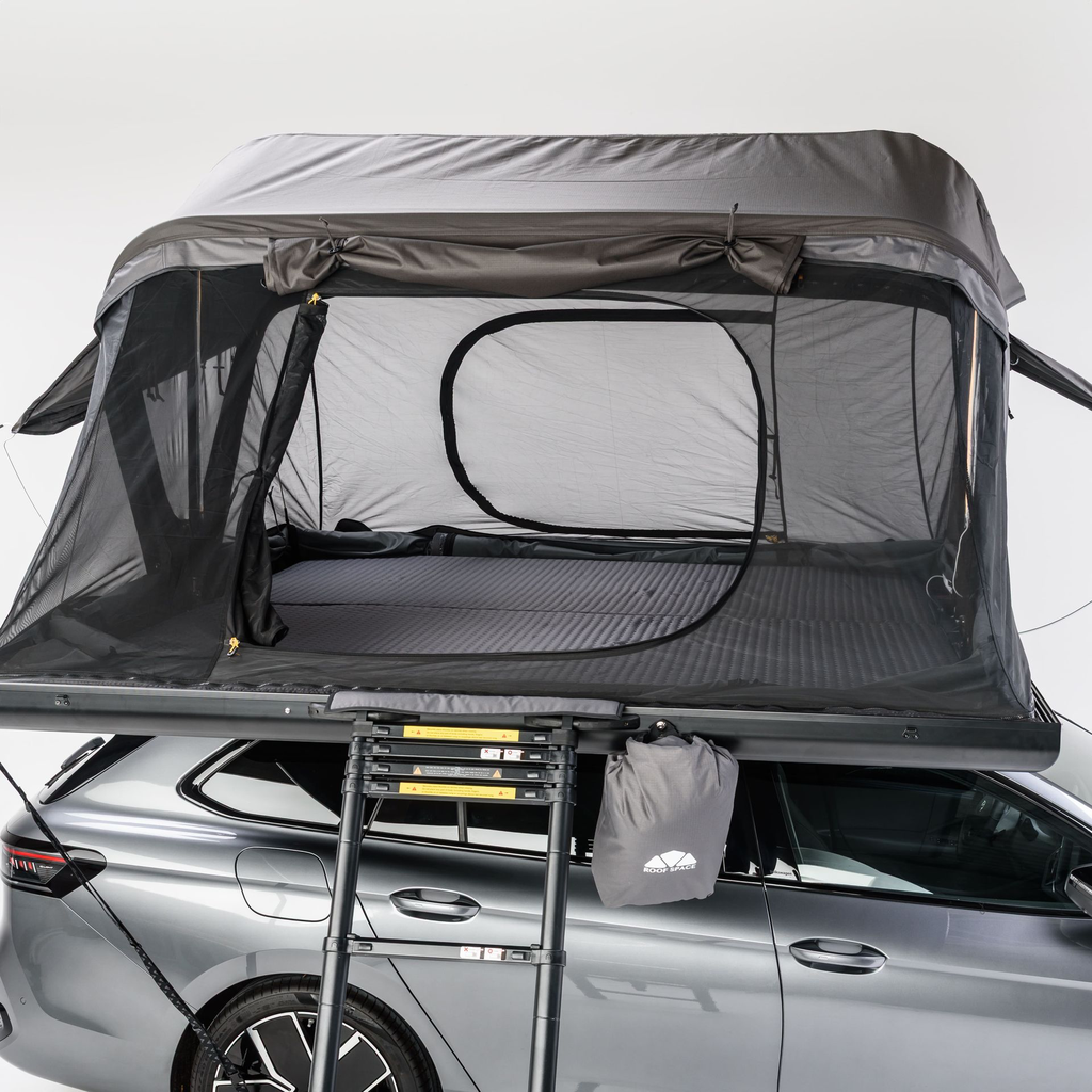 2025_GL_photo_product_panoramicscreen_RS4_StudioB_25094_0579_(setup).webp